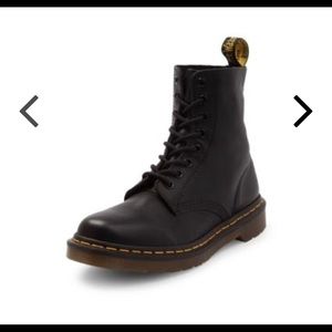 Black leather Dr.Martens